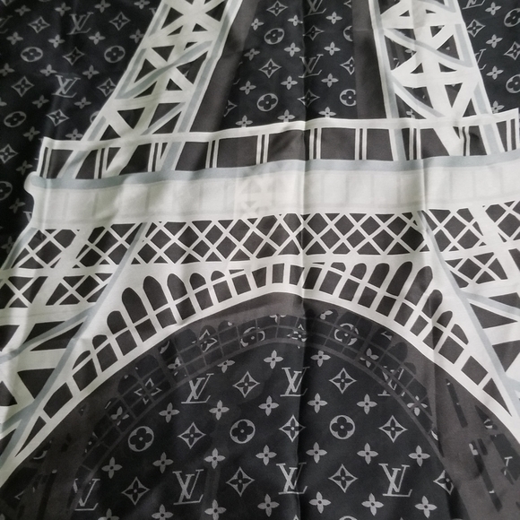 Scarf - Picture 8 of 10